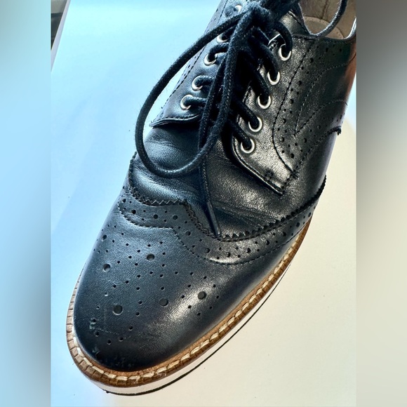 Wingtip Sneakers - Picture 3 of 6